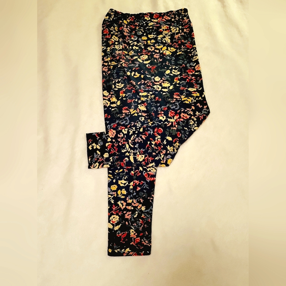 LuLaRoe Green with Bright Floral Tall & Curvy Leggings